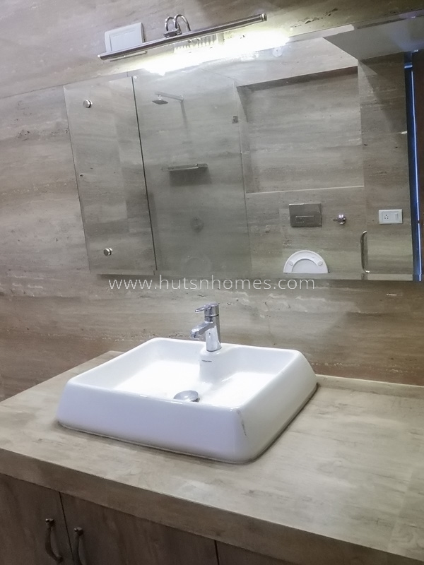 3 BHK Flat For Rent in Defence Colony