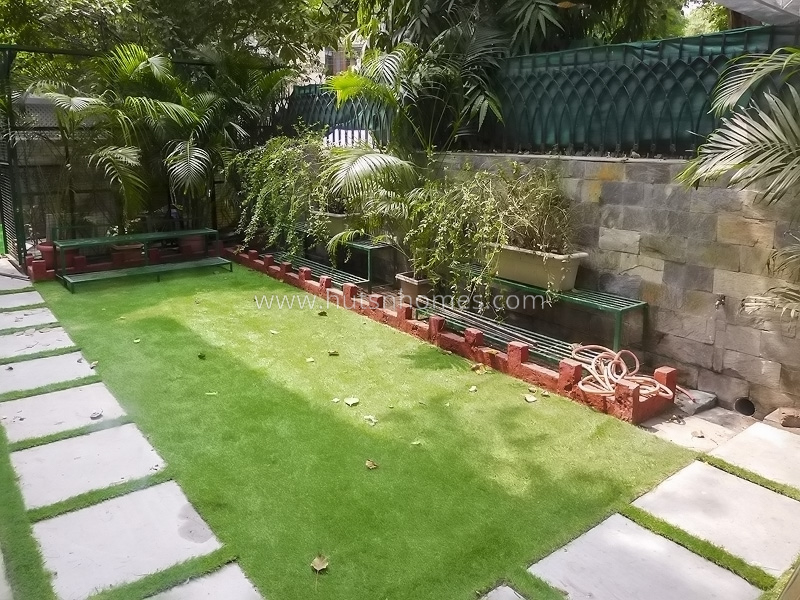 3 BHK Flat For Rent in Defence Colony