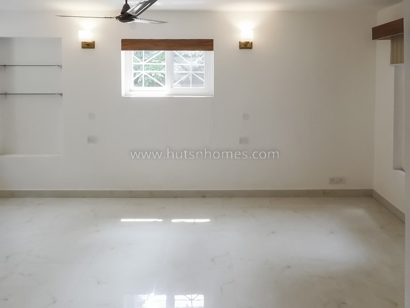 3 BHK Flat For Rent in Defence Colony