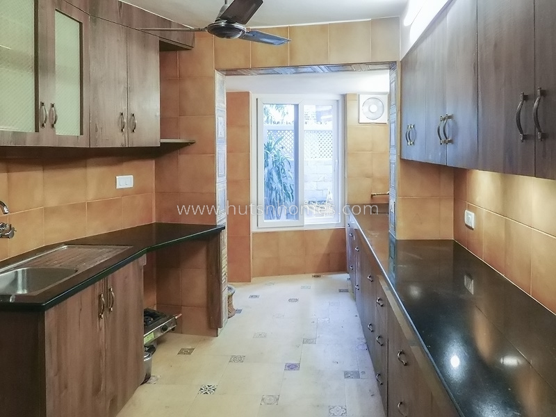 3 BHK Flat For Rent in Defence Colony