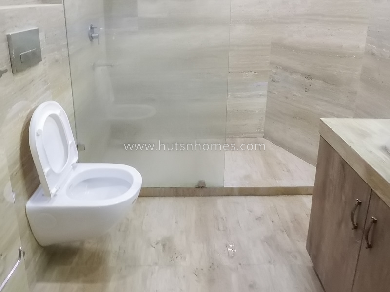 3 BHK Flat For Rent in Defence Colony