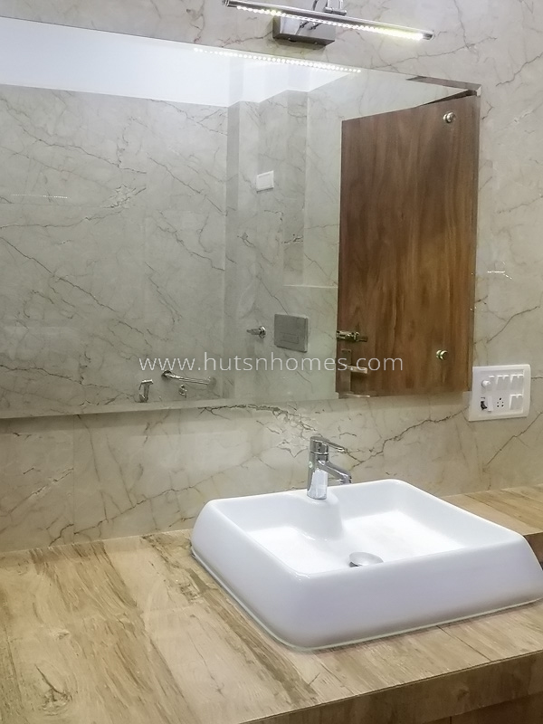 3 BHK Flat For Rent in Defence Colony