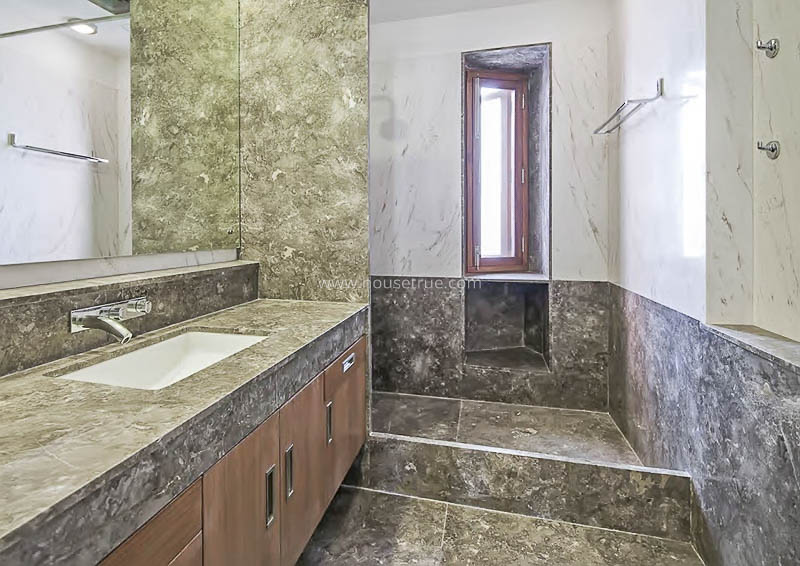 4 BHK Duplex For Rent in Defence Colony