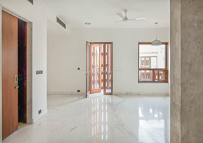 4 BHK Duplex For Rent in Defence Colony