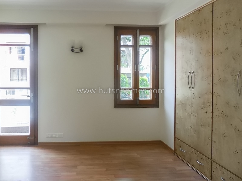 4 BHK Flat For Rent in Vasant Vihar
