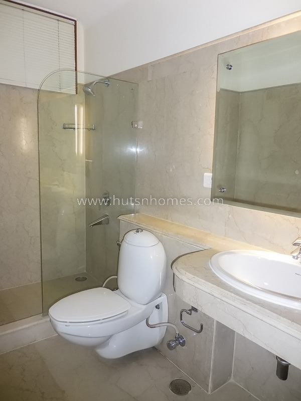 4 BHK Flat For Rent in Vasant Vihar