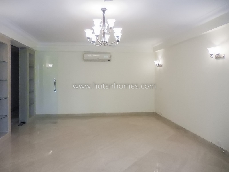 4 BHK Flat For Rent in Vasant Vihar