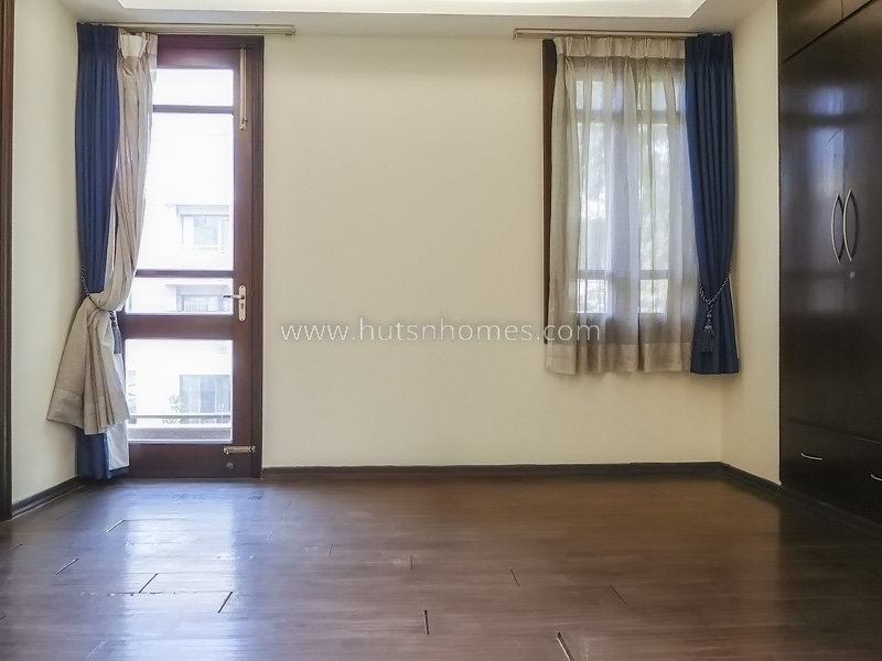 4 BHK Flat For Rent in Vasant Vihar