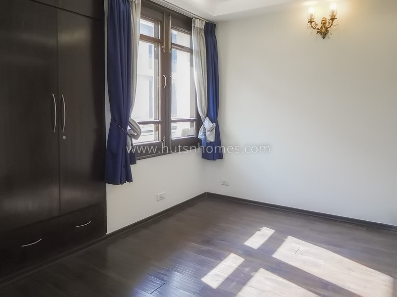 4 BHK Flat For Rent in Vasant Vihar