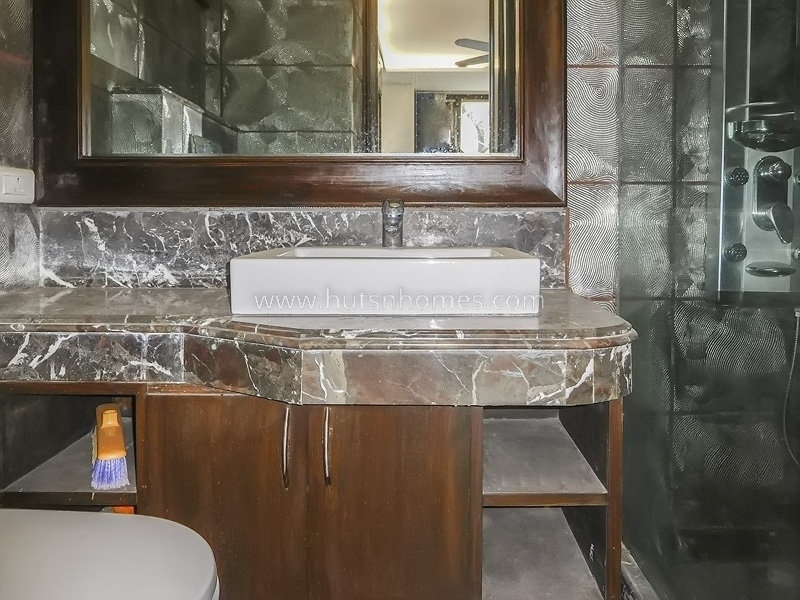 4 BHK Flat For Rent in Vasant Vihar