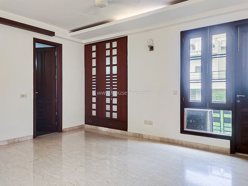 4 BHK Flat For Rent in Safdarjung Development Area