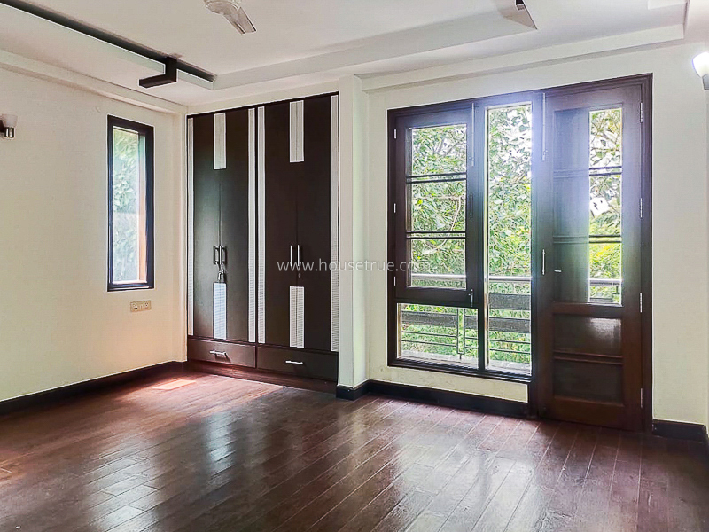 4 BHK Flat For Rent in Safdarjung Development Area