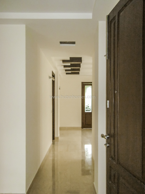 4 BHK Flat For Rent in Safdarjung Development Area