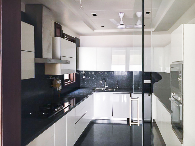 4 BHK Flat For Rent in Safdarjung Development Area