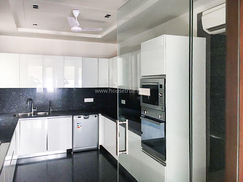 4 BHK Flat For Rent in Safdarjung Development Area