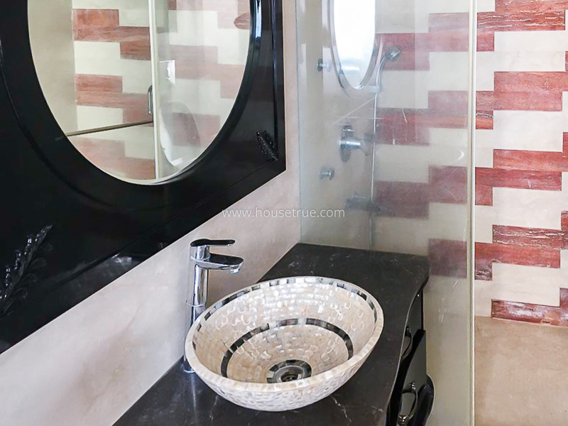 4 BHK Flat For Rent in Safdarjung Development Area