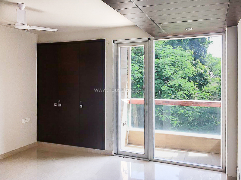 4 BHK Flat For Rent in Safdarjung Development Area