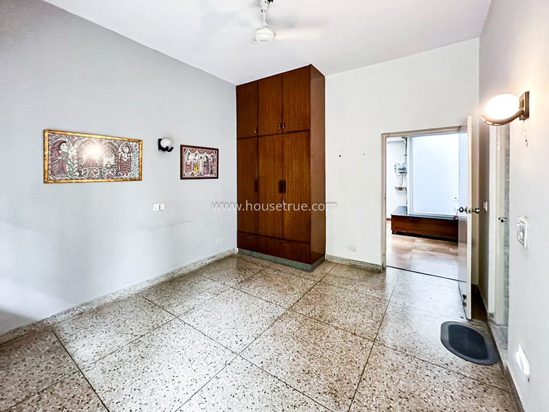 2 BHK Flat For Rent in Safdarjung Development Area