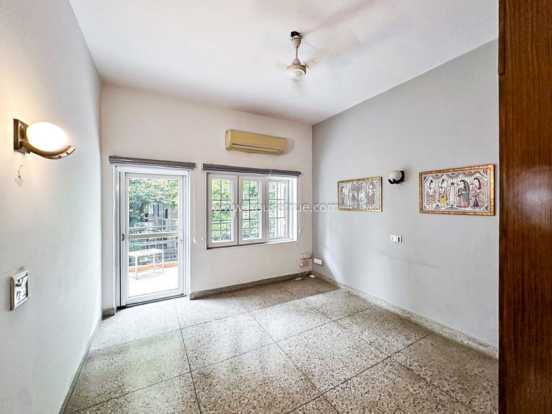 2 BHK Flat For Rent in Safdarjung Development Area