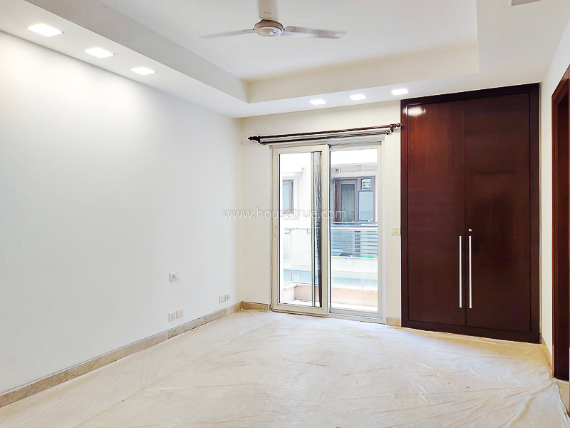 4 BHK Flat For Rent in Safdarjung Development Area