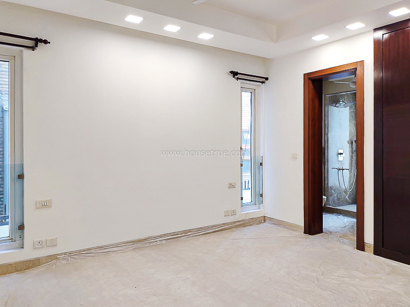4 BHK Flat For Rent in Safdarjung Development Area