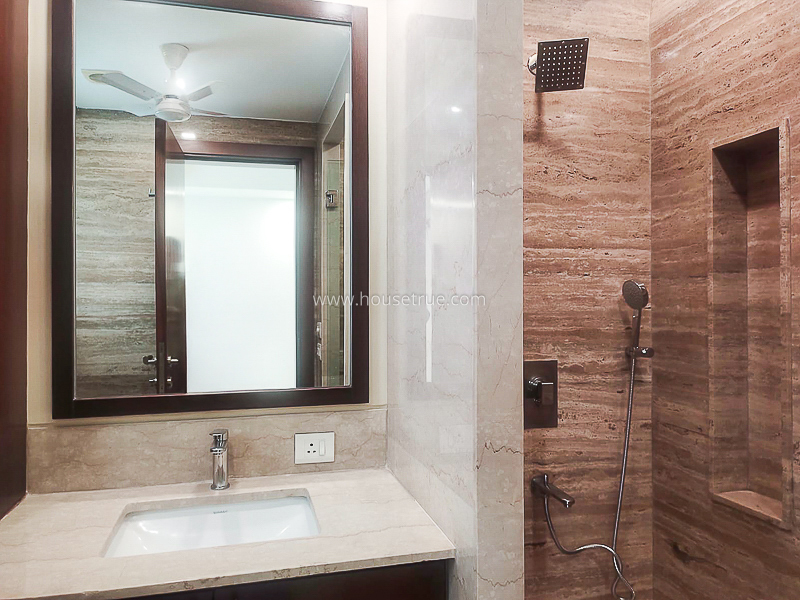 4 BHK Flat For Rent in Safdarjung Development Area