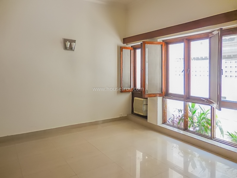 4 BHK Flat For Rent in Safdarjung Development Area