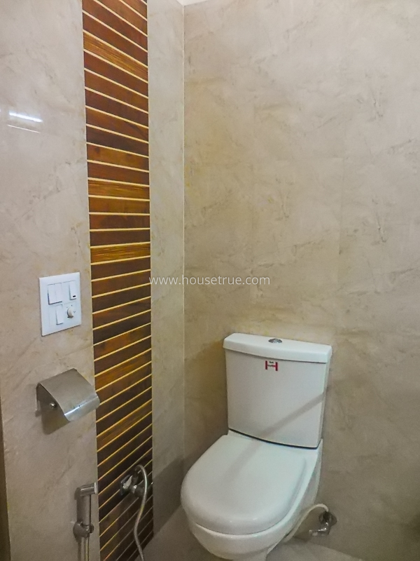 4 BHK Flat For Rent in Safdarjung Development Area