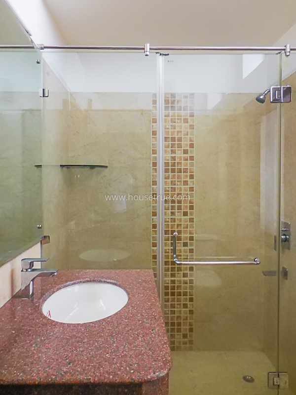 4 BHK Flat For Rent in Safdarjung Development Area