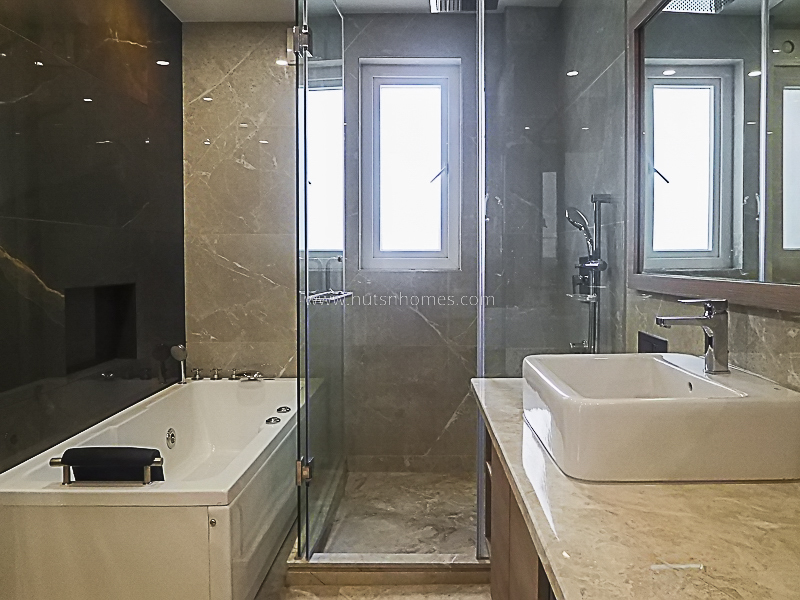 4 BHK Flat For Rent in Safdarjung Development Area