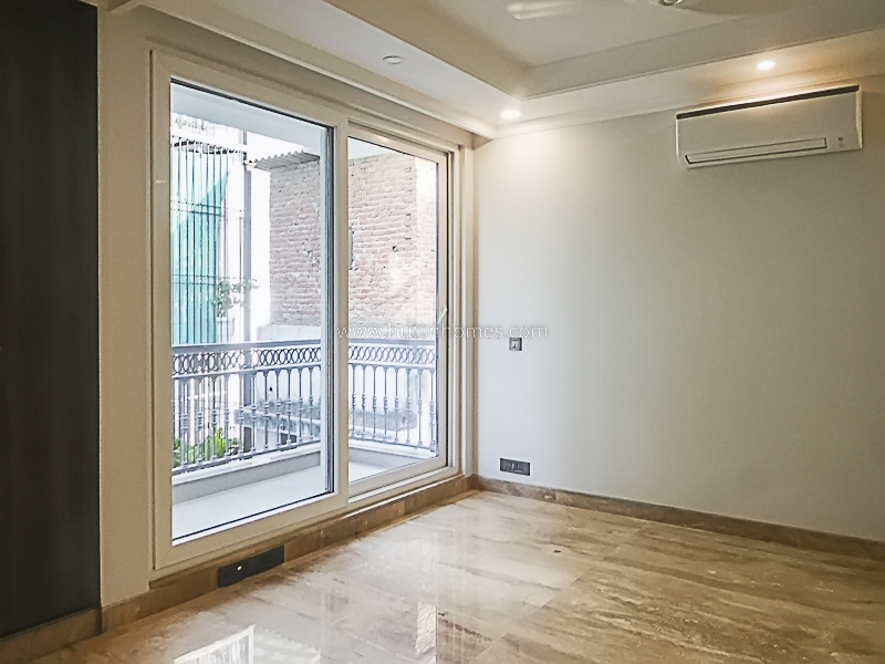 4 BHK Flat For Rent in Safdarjung Development Area