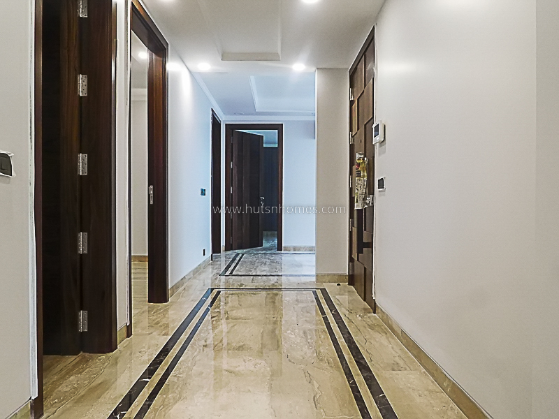 4 BHK Flat For Rent in Safdarjung Development Area