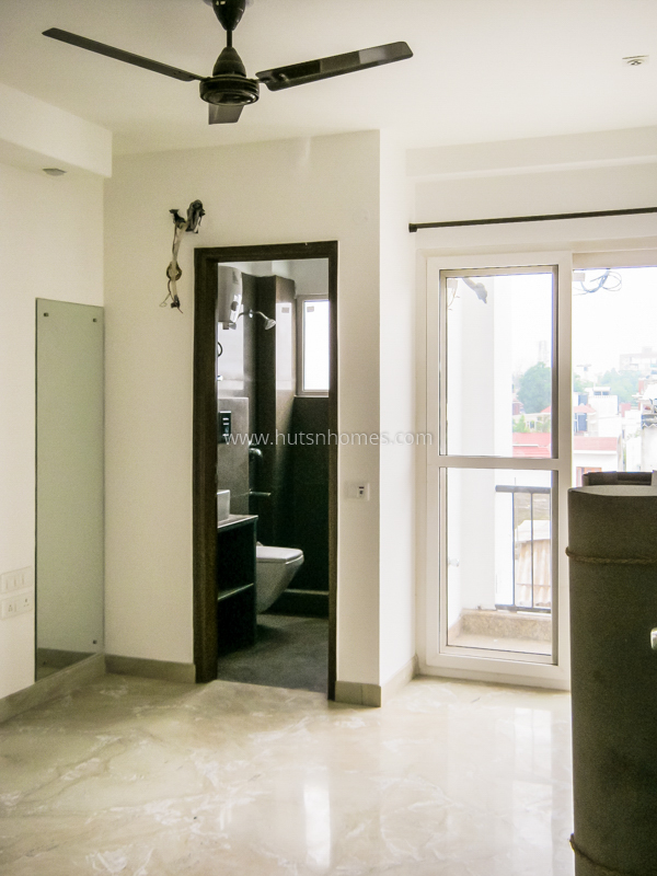 3 BHK Flat For Rent in Safdarjung Development Area
