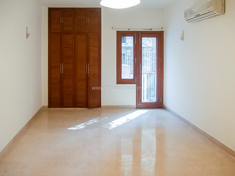 4 BHK Flat For Rent in Vasant Vihar