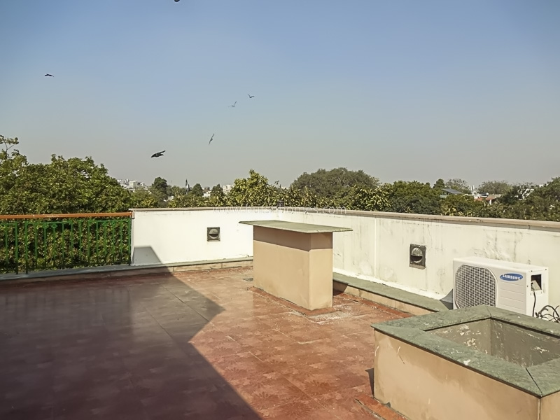4 BHK Flat For Rent in Vasant Vihar