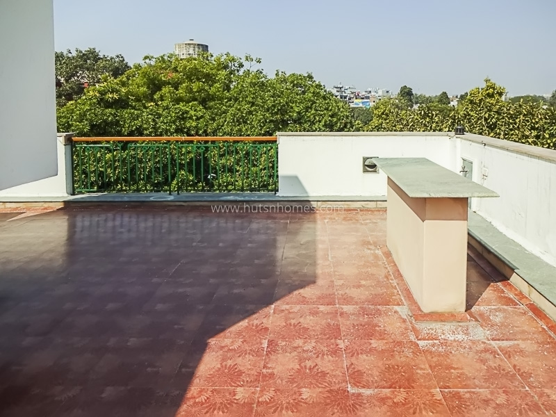 4 BHK Flat For Rent in Vasant Vihar