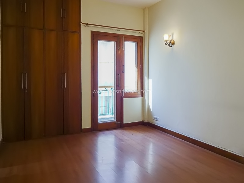 4 BHK Flat For Rent in Vasant Vihar
