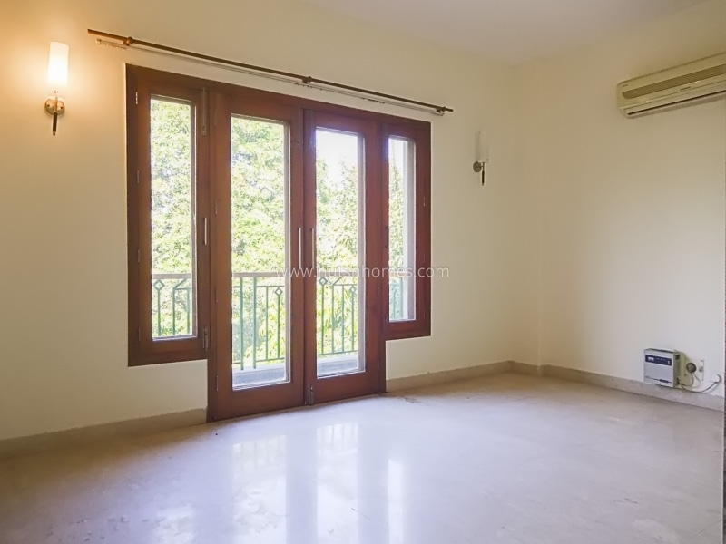 4 BHK Flat For Rent in Vasant Vihar