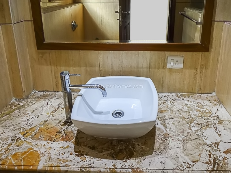 4 BHK Flat For Rent in Vasant Vihar