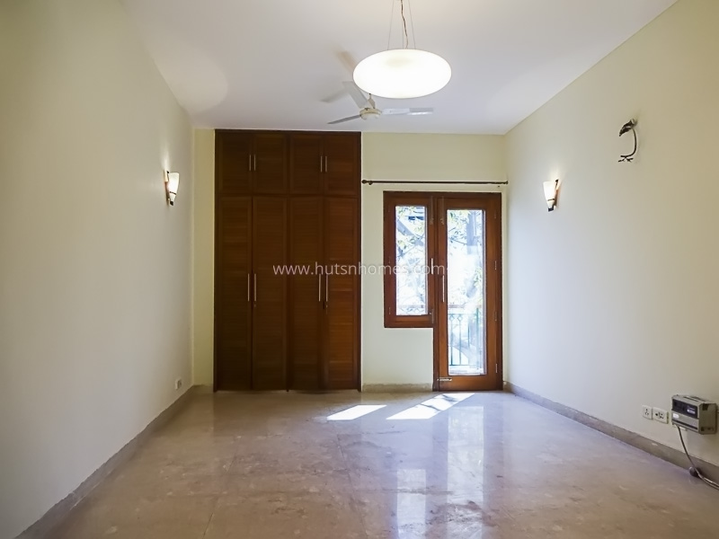 4 BHK Flat For Rent in Vasant Vihar