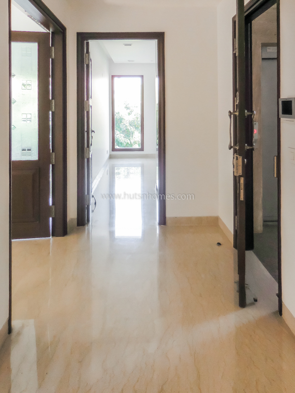 3 BHK Flat For Rent in Defence Colony