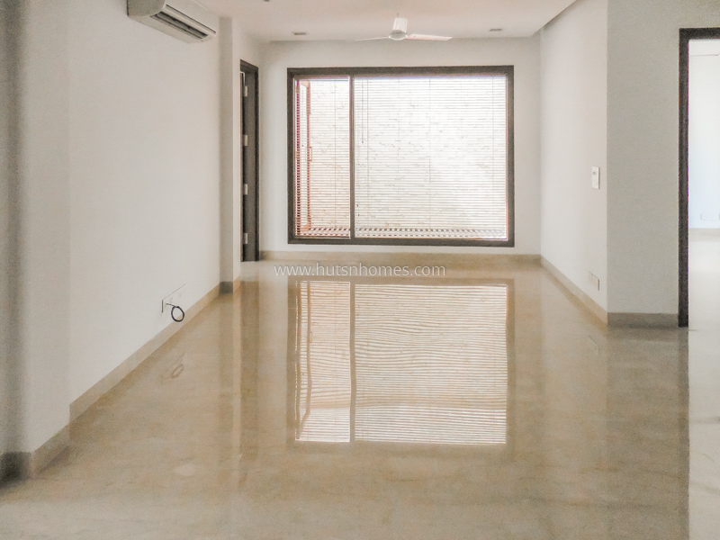 3 BHK Flat For Rent in Defence Colony