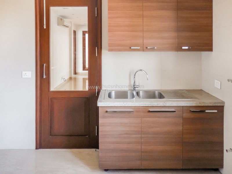 3 BHK Flat For Rent in Defence Colony