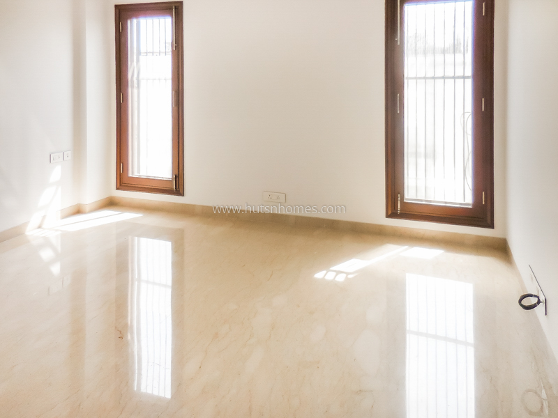 3 BHK Flat For Rent in Defence Colony