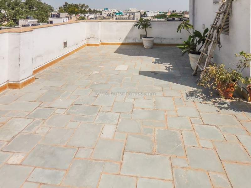3 BHK Flat For Rent in Defence Colony