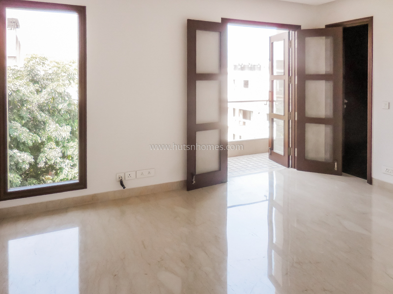 3 BHK Flat For Rent in Defence Colony