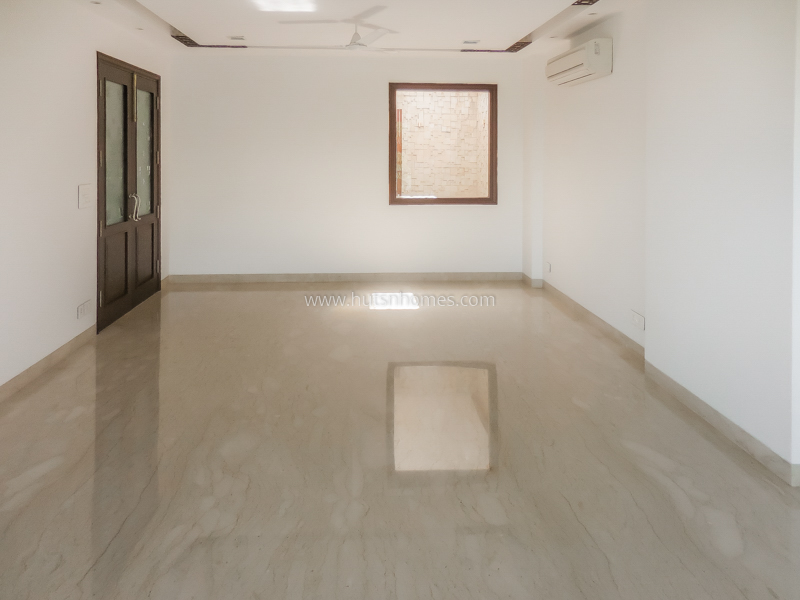 3 BHK Flat For Rent in Defence Colony