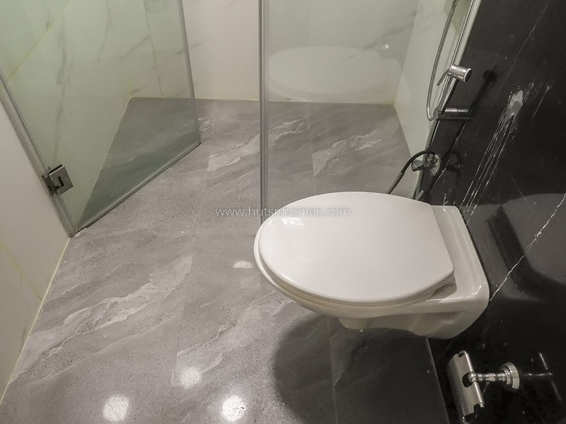 3 BHK Flat For Rent in Defence Colony