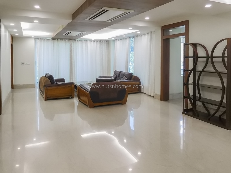 3 BHK Flat For Rent in Defence Colony