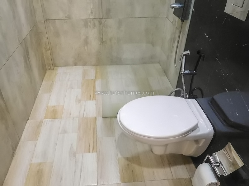 3 BHK Flat For Rent in Defence Colony